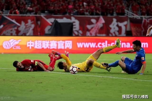 布朗尼夏联首秀9中2得到4分 湖人17号秀12中3
