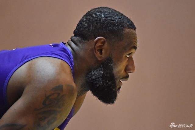 约基奇24+14爱德华兹19分 掘金大胜森林狼1-2