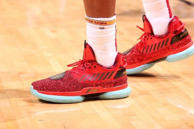 约基奇32+12+11掘金力克绿军 马刺无缘季后赛