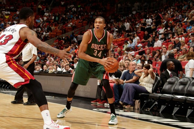 萨哈：曼联需要能在逆境中进球的前锋